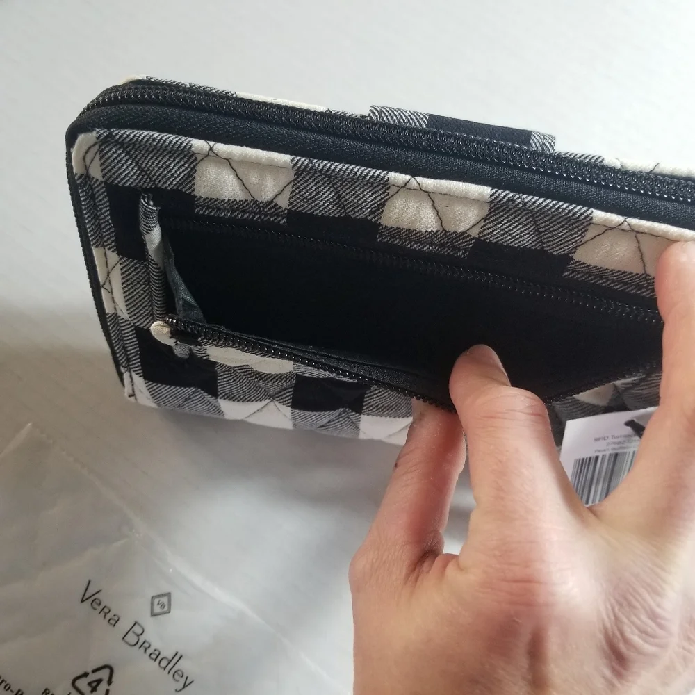 NWT VERA BRADLEY BUFFALO PLAID GINGHAM BLACK AND WHITE TURNLOCK WALLET RFID